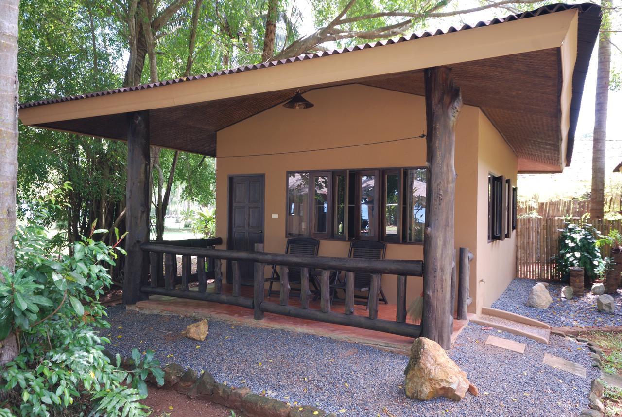 Melina Beach Front Bungalows Tha Lane Bay Bagian luar foto
